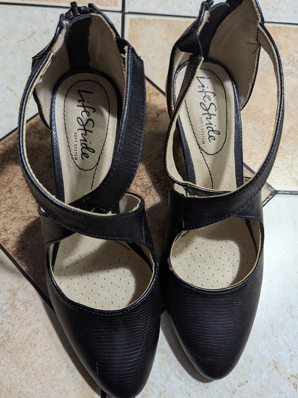 Life Stride Women's Black Ankle-Strap Pump
